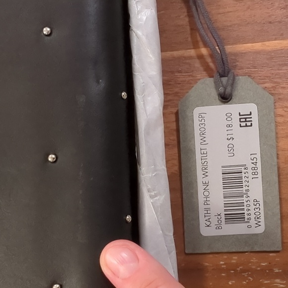 Allsaints KATHI PHONE WRISTLET - Picture 12 of 12